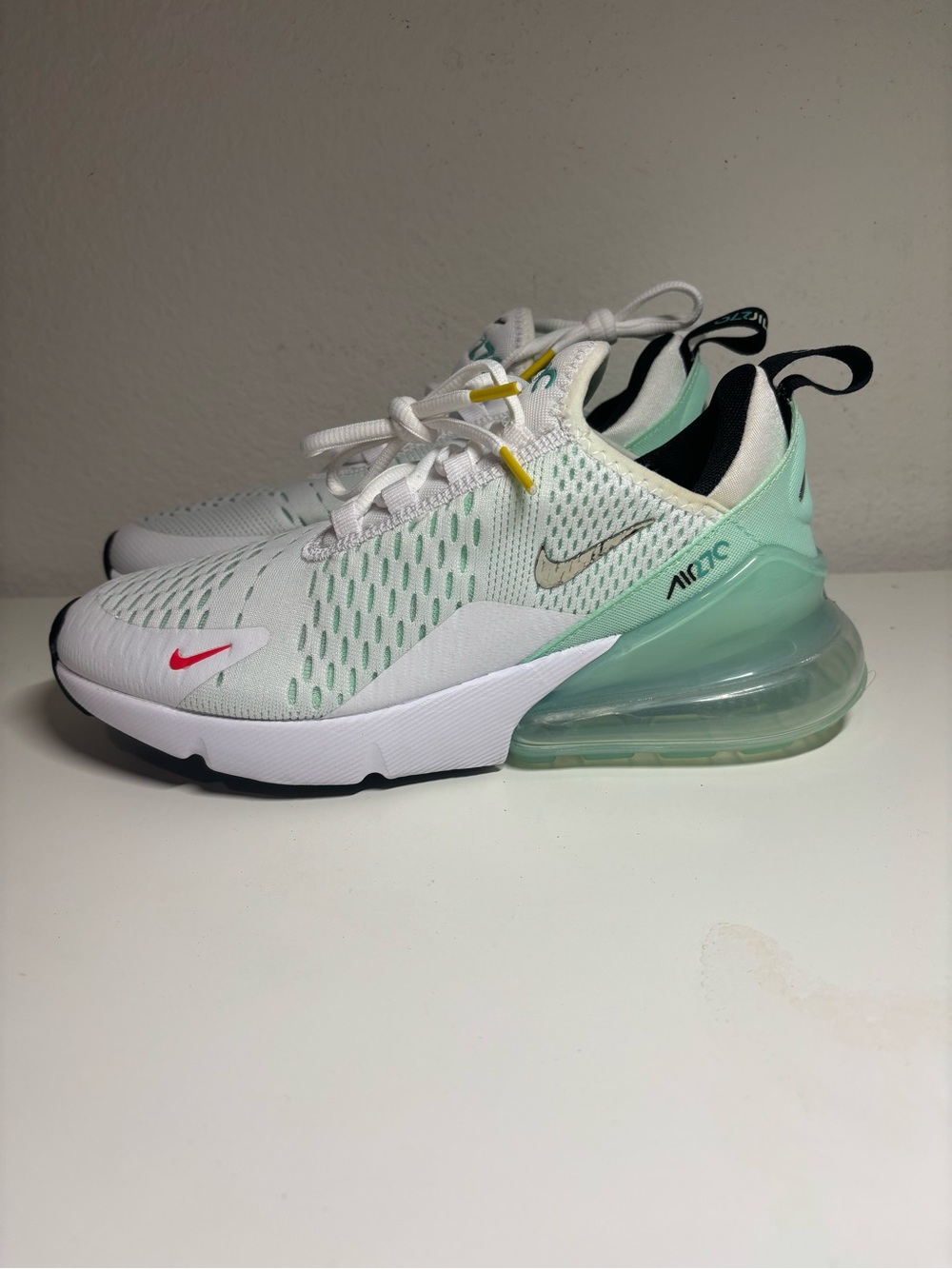 NEW NIKE Air Max 270 White Mint Foam Womens Size 7 - Picture 4 of 7